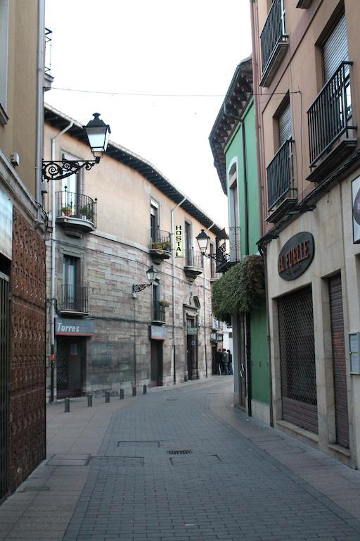 San Martin Pensión Lleó